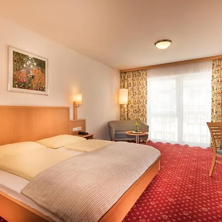 Aktiv- & Gesundheitsresort Gxund - Thermeneintritt Inklusive Бад Хофгаштайн