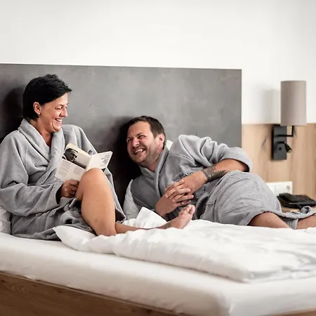 Aktiv- & Gesundheitsresort Gxund - Thermeneintritt Inklusive Апарт-отель Бад Хофгаштайн