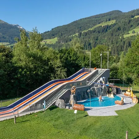 Hotel apartamentowy Aktiv- & Gesundheitsresort Gxund - Thermeneintritt Inklusive 4*